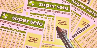 Concurso 900 da Super Sete, com resultado dos números sorteados na sexta-feira, 18/09, bem como prêmios de todas as faixas de acerto, com análises que dão transparência à destinação do dinheiro das apostas.