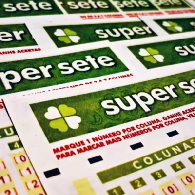 Volantes da Super Sete, em reportagem sobre o concurso 896 da modalidade lotérica, com resultado dos números sorteados nesta quarta-feira, 09/09, bem como prêmios de todas as faixas de acerto, total de apostas realizadas, ganhadoras e perdedoras, com detalhes especiais. Além disso, análise econômica, financeira e lotérica da extração, arrecadação e pagamento de prêmios, bem como a destinação pública do dinheiro do saldo residual.