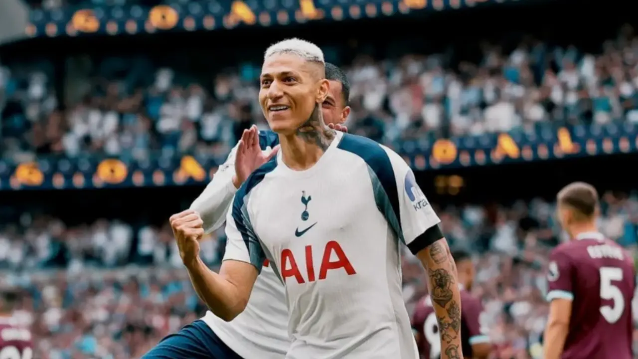 Richarlison em atuação pelo Tottenham em meio à proposta do Vasco para contratar o atacante Richarlison em atuação pelo Tottenham em meio à proposta do Vasco para contratar o atacante