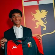 Robinho Jr durante passagem pelo Santos antes de ser anunciado pelo Genoa