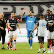 Rossi em atuação pelo Flamengo na vitória sobre o Remo pelo Campeonato Brasileiro