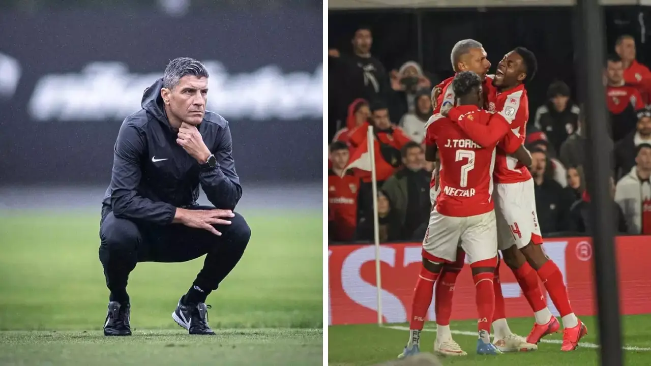 Pedro Emanuel e jogadores do Santa Fe antes do confronto pelas quartas da Copa Sul-Americana Pedro Emanuel e jogadores do Santa Fe antes do confronto pelas quartas da Copa Sul-Americana