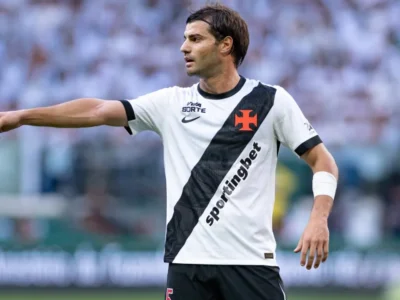 Santiago Sosa durante partida pelo Vasco no Campeonato Brasileiro de 2026
