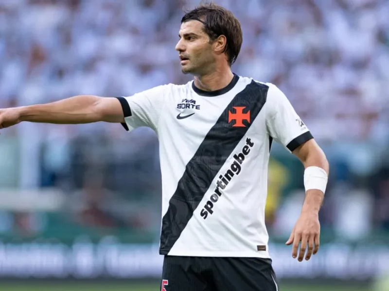 Santiago Sosa durante partida pelo Vasco no Campeonato Brasileiro de 2026