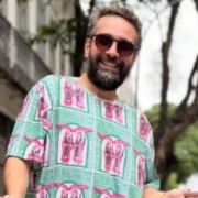 Raphael Vidal na Rua da Carioca, onde acontece festa de São Cosme e Damião