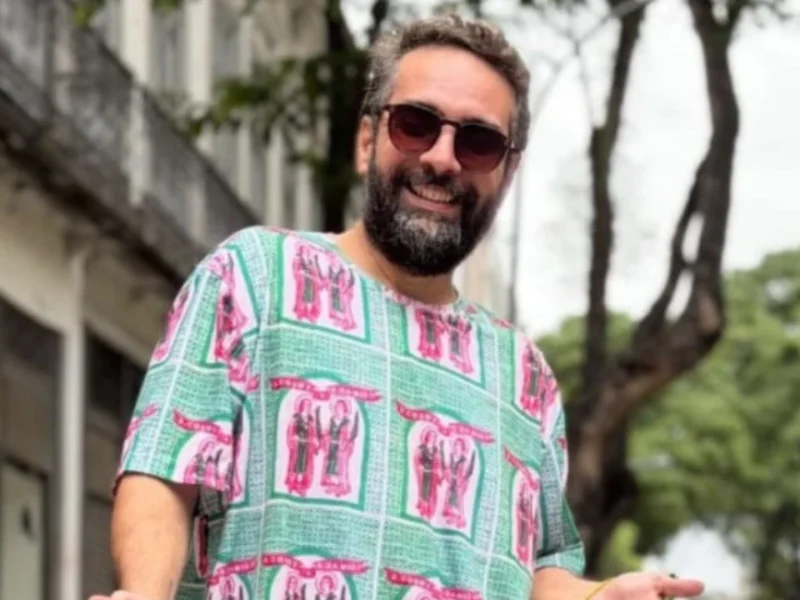 Raphael Vidal na Rua da Carioca, onde acontece festa de São Cosme e Damião