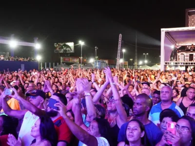 Público acompanha show em edição anterior do São Gonçalo Fest, em Alcântara