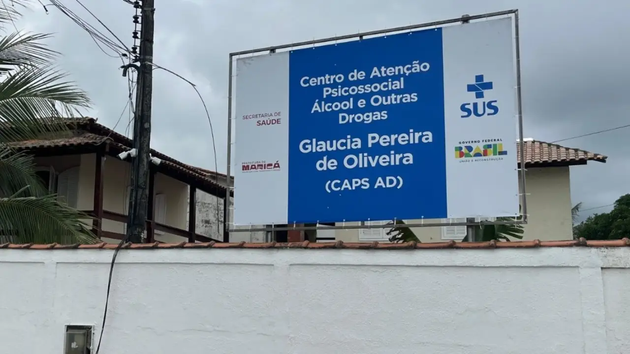 Fachada do Caps AD Glaucia Pereira de Oliveira, em Maricá, unidade da rede municipal de atenção psicossocial