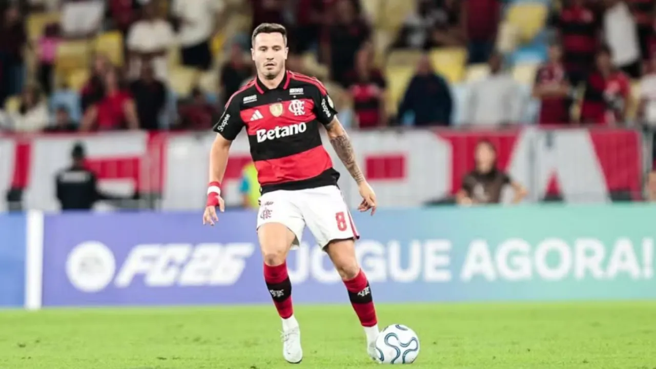 Saúl durante partida pelo Flamengo após retornar aos jogos na temporada de 2026