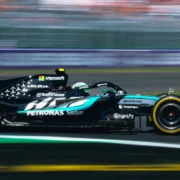 George Russell durante o segundo treino livre do GP da Itália de Fórmula 1 em Monza