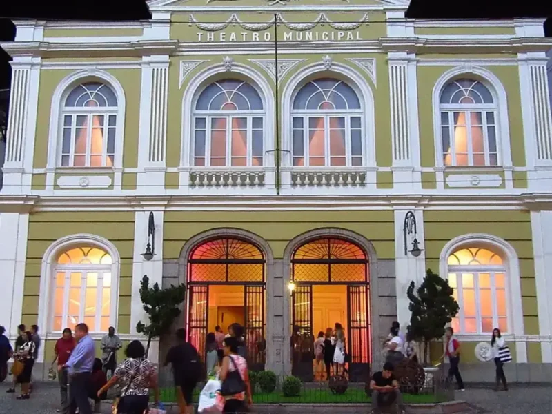 Fachada do Theatro Municipal de Niterói, onde serão realizados dois shows gratuitos nesta segunda-feira