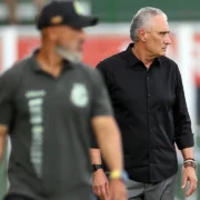 Tite durante treinamento do Botafogo antes do clássico contra o Vasco