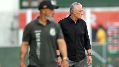 Tite durante treinamento do Botafogo antes do clássico contra o Vasco