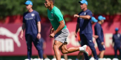 Thiago Silva durante atividade do Fluminense antes do clássico contra o Vasco