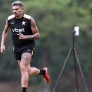Tiquinho Soares durante treinamento do Botafogo antes do confronto com o Red Bull Bragantino