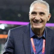 Tite durante trabalho como treinador antes de negociação com o Botafogo