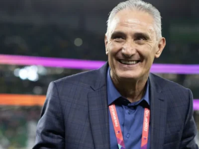 Tite durante trabalho como treinador antes de negociação com o Botafogo