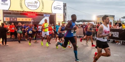 Corredores participam da Maratona de Niterói, que terá alterações no trânsito neste domingo