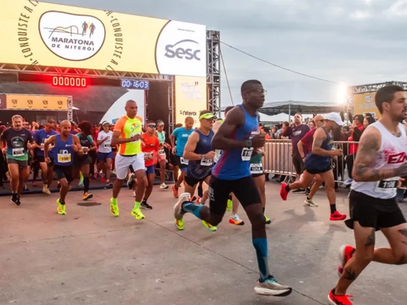 Corredores participam da Maratona de Niterói, que terá alterações no trânsito neste domingo