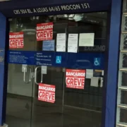 Agência da Caixa Econômica Federal durante greve dos empregados