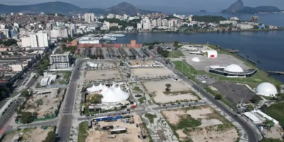 Vista da região central de Niterói, onde novos projetos residenciais somam 7.730 unidades licenciadas