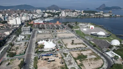 Vista da região central de Niterói, onde novos projetos residenciais somam 7.730 unidades licenciadas
