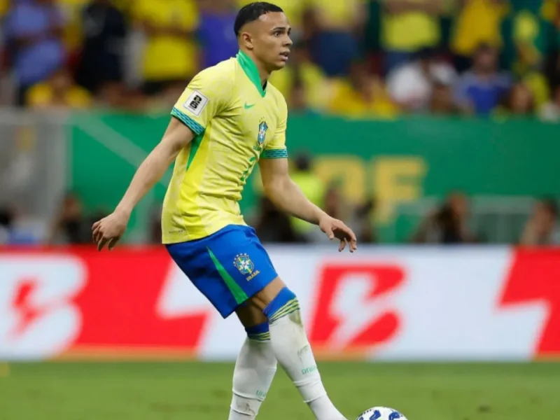 Vanderson em campo pela seleção brasileira; lateral do Monaco foi convocado por Carlo Ancelotti