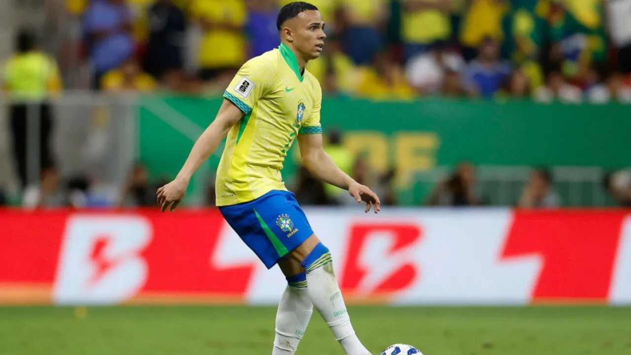 Vanderson em campo pela seleção brasileira; lateral do Monaco foi convocado por Carlo Ancelotti Vanderson em campo pela seleção brasileira; lateral do Monaco foi convocado por Carlo Ancelotti