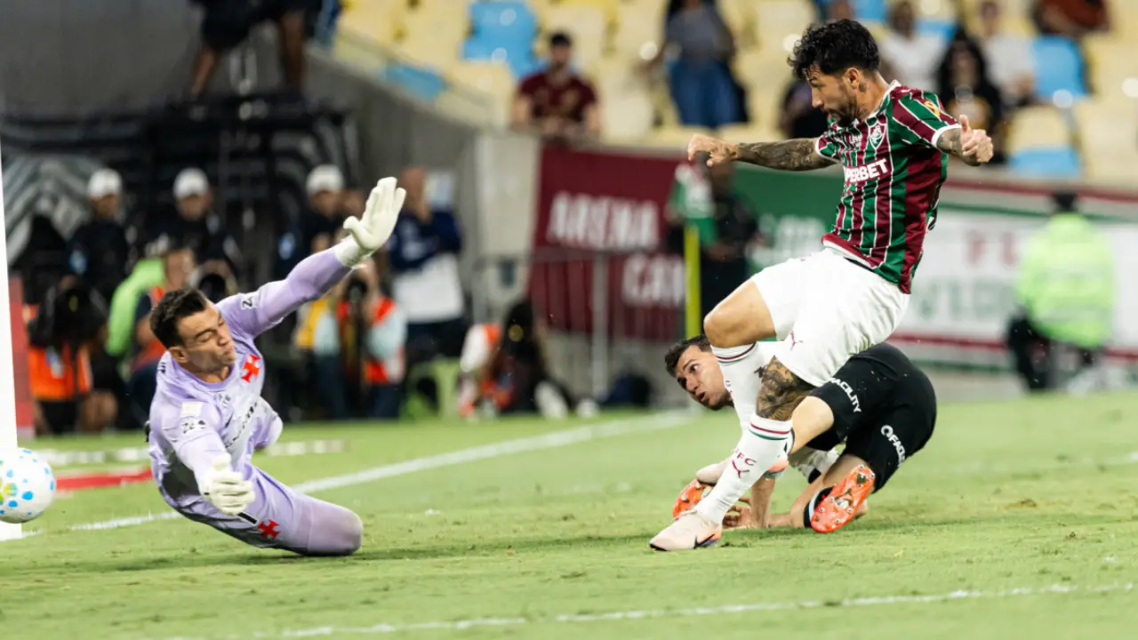 Jogadores do Vasco após derrota para o Fluminense pelo Campeonato Brasileiro no Maracanã Jogadores do Vasco após derrota para o Fluminense pelo Campeonato Brasileiro no Maracanã