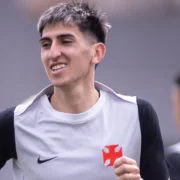 Jogadores do Vasco treinam no CT Moacyr Barbosa durante a temporada de 2026
