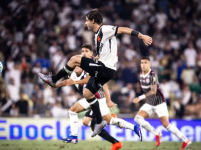 Santiago Sosa durante partida pelo Vasco na temporada de 2026