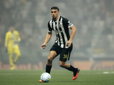Victor Hugo durante partida pelo Atlético-MG na temporada de 2026