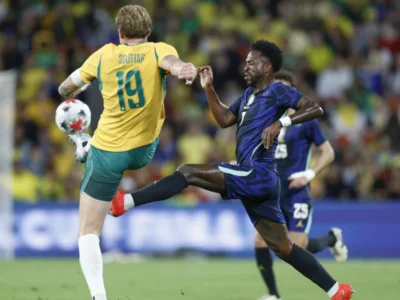 Vini Jr comemora gol pela Seleção Brasileira contra a Austrália em Brisbane