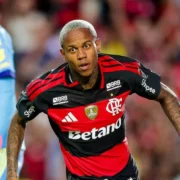 Wallace Yan em sua passagem pelo Flamengo antes da transferência para o Red Bull Bragantino