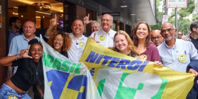 Empresários de Niterói têm oportunidade de encontro com vice-presidente da República, Geraldo Alckmin, para tratar de assuntos como segurança pública, economia, desenvolvimento, indústria, comércio, setor naval, democracia e justiça social: prefeito Rodrigo Neves, presidente do PSB-RJ, Comte Bittencourt, e outros políticos como a deputada eleita Fernanda Neves e o suplente Axel Grael também estiveram presentes.