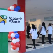 Moradores participam de atividade física em Academia da Saúde de Maricá