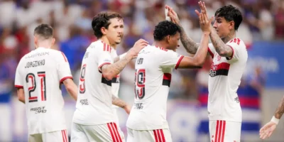 Bahia x Flamengo pelo Brasileirão 2026 com comemoração rubro-negra após vitória por 3 a 0 na Arena Fonte Nova