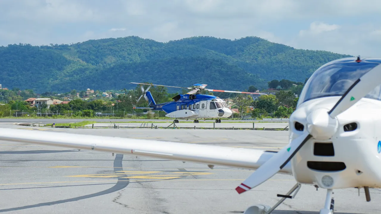 Aeronave da SAFE durante apresentação no Aeroporto de Maricá