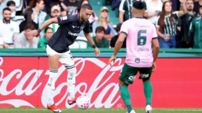Danilo, volante do Botafogo, autor do gol no empate por 1 a 1 com o Coritiba pelo Brasileirão 2026