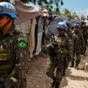 Militares brasileiros integrantes da missão de paz da ONU no Haiti durante a MINUSTAH