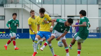 Jogadores da Seleção Brasileira Sub-20 comemoram gol na vitória por 4 a 0 sobre o México