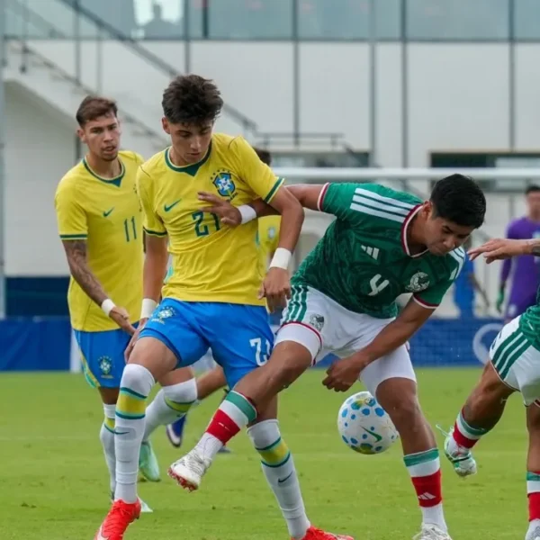 Jogadores da Seleção Brasileira Sub-20 comemoram gol na vitória por 4 a 0 sobre o México
