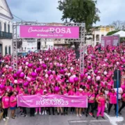Participantes de edição da Caminhada Rosa em Itaboraí