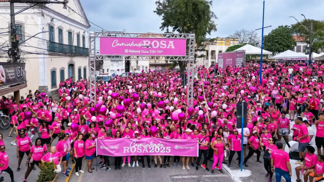 Participantes de edição da Caminhada Rosa em Itaboraí Participantes de edição da Caminhada Rosa em Itaboraí