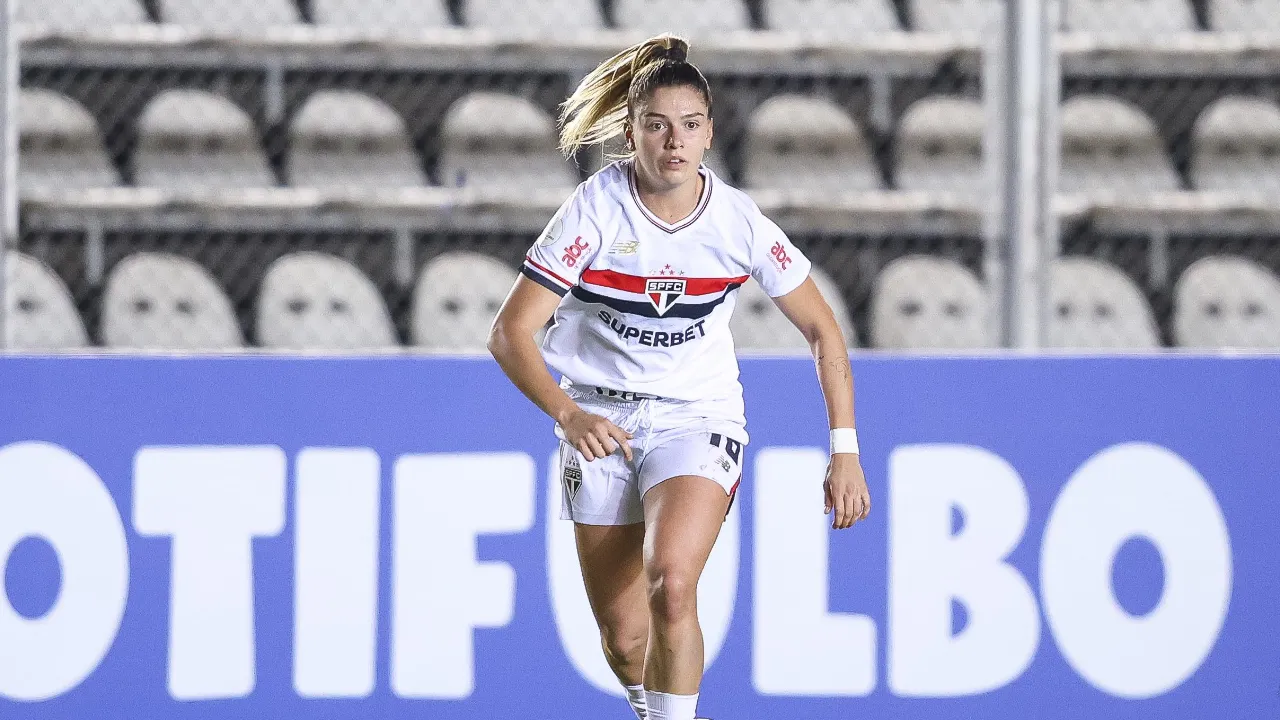 Carol Gil em ação pelo São Paulo antes de convocação para a Seleção Brasileira