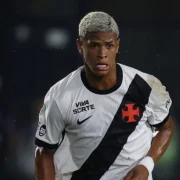 Cauan Barros, volante do Vasco, que sofreu acidente de carro antes do jogo contra o Boca