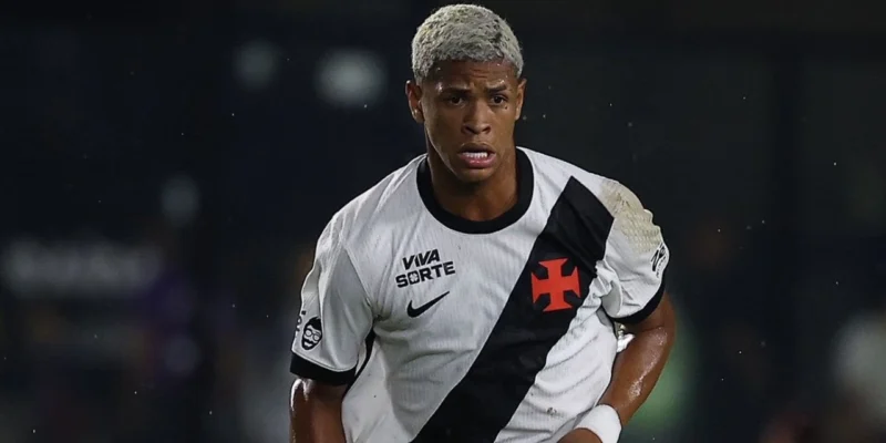Cauan Barros, volante do Vasco, que sofreu acidente de carro antes do jogo contra o Boca