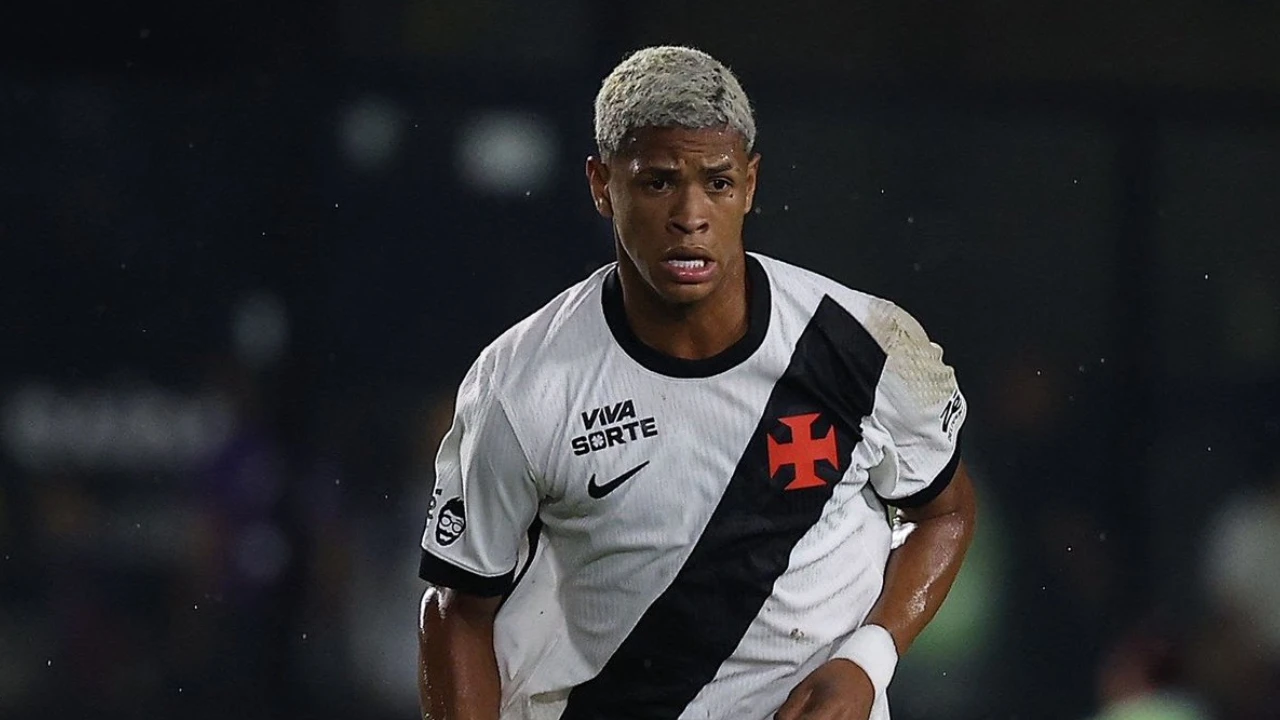 Cauan Barros, volante do Vasco, que sofreu acidente de carro antes do jogo contra o Boca Cauan Barros, volante do Vasco, que sofreu acidente de carro antes do jogo contra o Boca