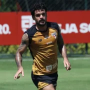 Cauly durante atividade pelo São Paulo antes de afastamento preventivo dos jogos