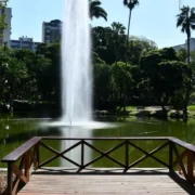 Músicos se apresentam no projeto Choro Niterói no Campo de São Bento
